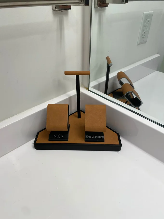 Photos of the Luxe Dock placed on bathroom counters (1 of 4)